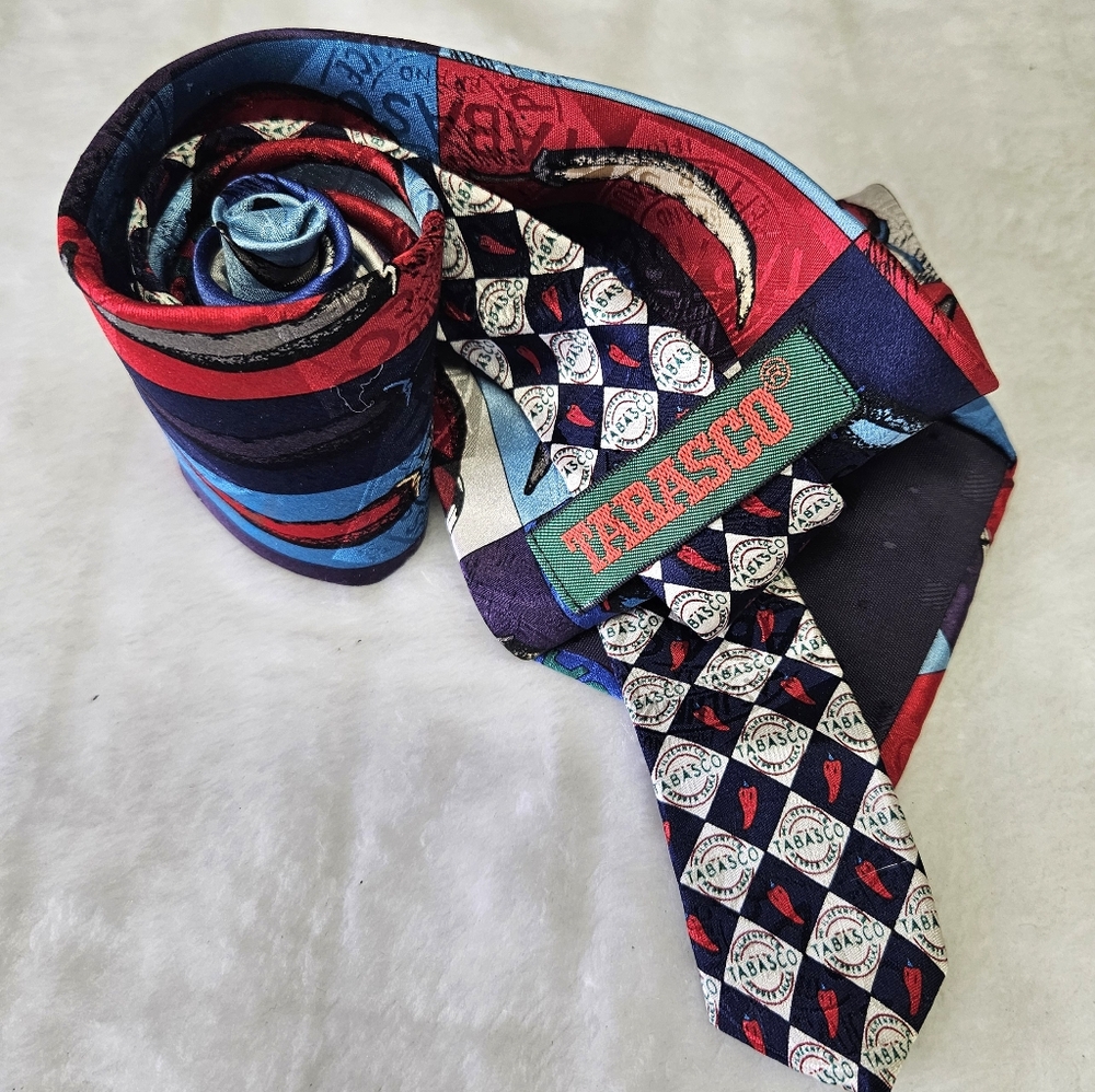 TABASCO Pepper Hot Sauce Men's Tie 100% Silk Color Blue Red Vintage Novelty - Picture 5 of 7